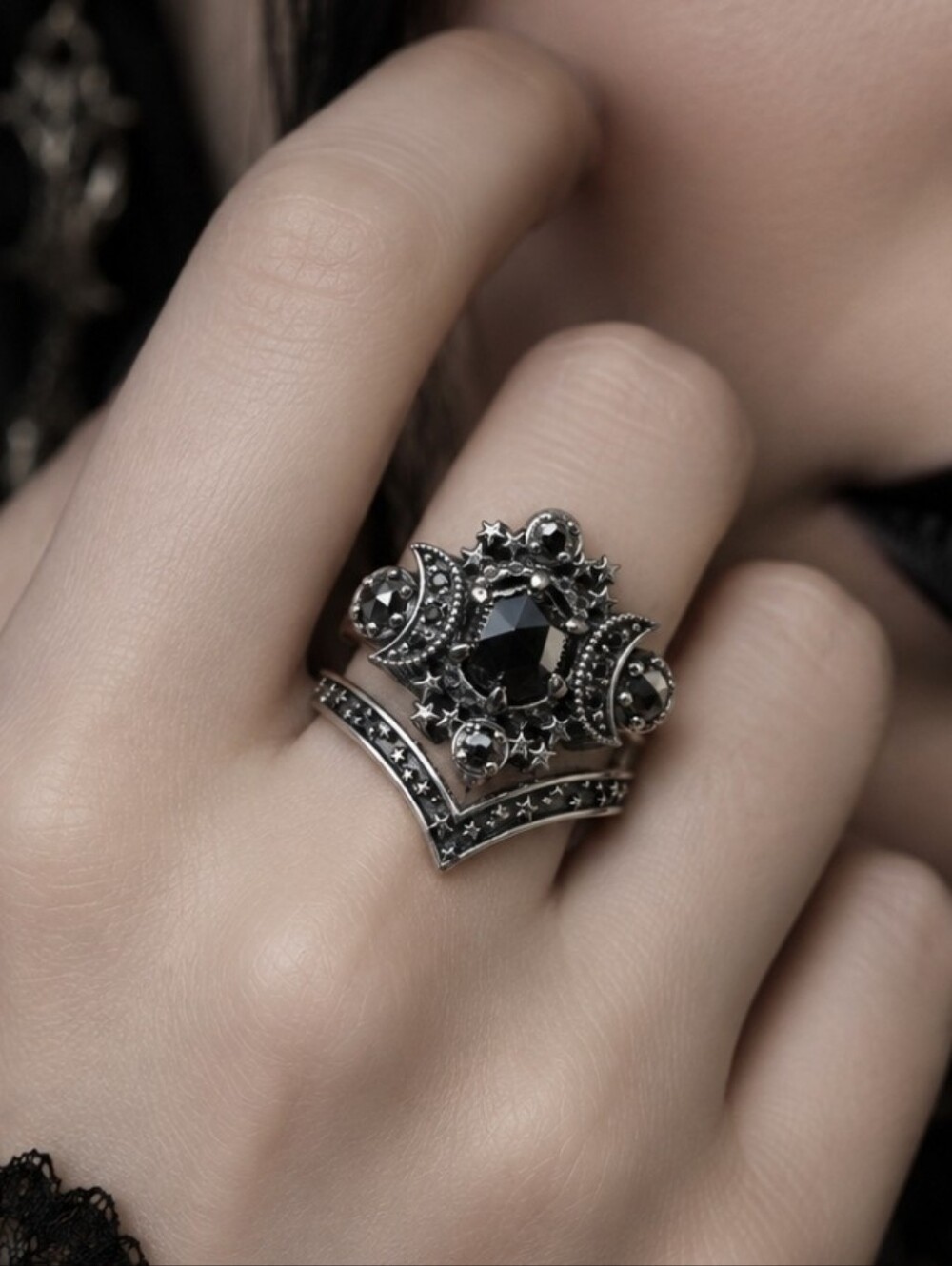 MODCLOTH CELESTIAL WITCHY VIBES SET OF 2 RINGS SZ 9 (1)